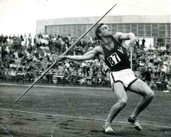 'Rob' Grant at the Australian Athletics Championships, 1957.